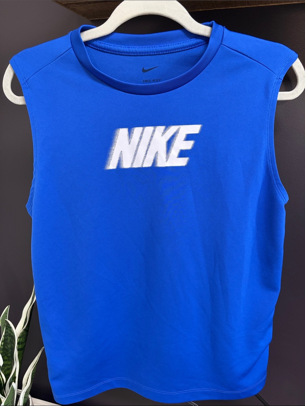 Nike Boy’s Royal Blue Sleeveless Training Tank with White Logo!! EUC 💙